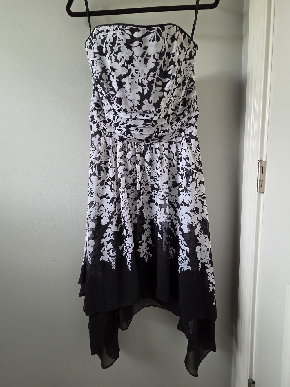 White House Black Market Black and White Floral Strapless Dress